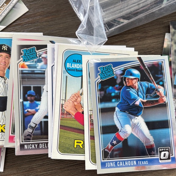 Assorted Baseball Trading Cards - Picture 3 of 16